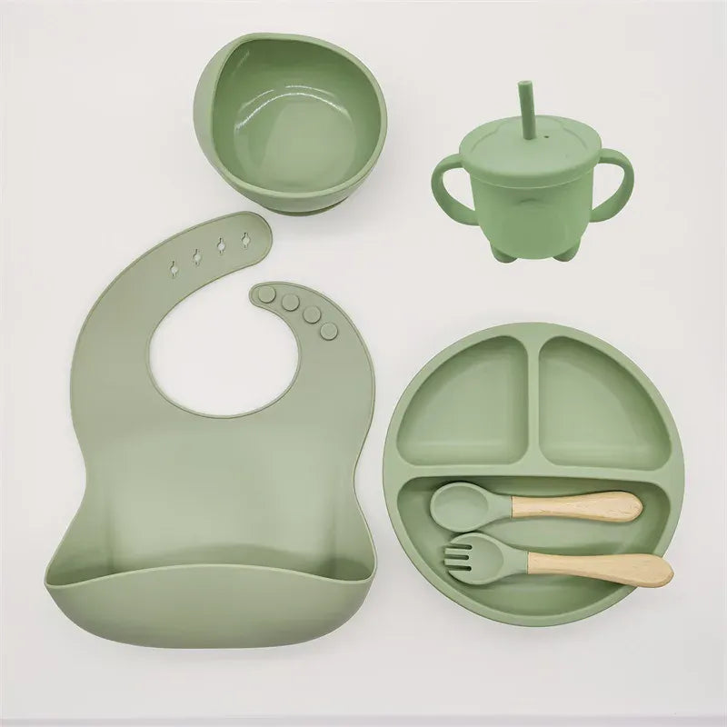 Cosy Snuggles Feeding Sage Green - 6 Pieces Baby Feeding Set – 6 or 8-Piece Silicone Tableware Collection